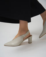 Monica ivory バックベルト ポインテッド パンプス アイボリー - HENRI EN VARGO (ヘンリ エン ヴァーゴ)