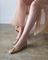 Frida beige メタルバー スクエアトゥ パンプス ベージュ - HENRI EN VARGO (ヘンリ エン ヴァーゴ) 公式ストア