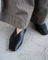 Sophia black スクエアトゥ フラットシューズ ブラック 撥水シューズ - HENRI EN VARGO (ヘンリ エン ヴァーゴ) 公式通販