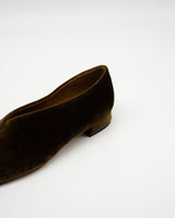 SOPHIA BROWN V スクエアトゥ フラットシューズ ブラウンベロア - HENRI EN VARGO (ヘンリ エン ヴァーゴ)