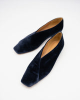 SOPHIA NAVY V スクエアトゥ フラットシューズ ネイビーベロア - HENRI EN VARGO (ヘンリ エン ヴァーゴ)