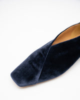 SOPHIA NAVY V スクエアトゥ フラットシューズ ネイビーベロア - HENRI EN VARGO (ヘンリ エン ヴァーゴ)