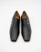 Erika black メタル付きローファー ブラック - HENRI EN VARGO (ヘンリ エン ヴァーゴ)