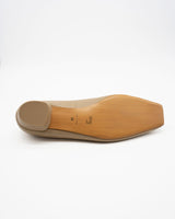 Frida beige メタルバー スクエアトゥ パンプス ベージュ - HENRI EN VARGO (ヘンリ エン ヴァーゴ) 公式ストア