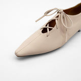 Ivy light beige ポインテッド レースアップ フラットシューズ ライトベージュ - HENRI EN VARGO (ヘンリ エン ヴァーゴ) 公式ストア