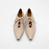 Ivy light beige ポインテッド レースアップ フラットシューズ ライトベージュ - HENRI EN VARGO (ヘンリ エン ヴァーゴ) 公式ストア