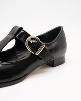 Greta black スクエアトゥ Tストラップシューズ ブラック - HENRI EN VARGO (ヘンリ エン ヴァーゴ) 公式通販