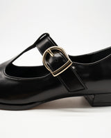 Greta black スクエアトゥ Tストラップシューズ ブラック - HENRI EN VARGO (ヘンリ エン ヴァーゴ) 公式通販