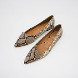 Marie Python ポインテッドフラットパンプス パイソン柄 - HENRI EN VARGO (ヘンリ エン ヴァーゴ) 公式ストア