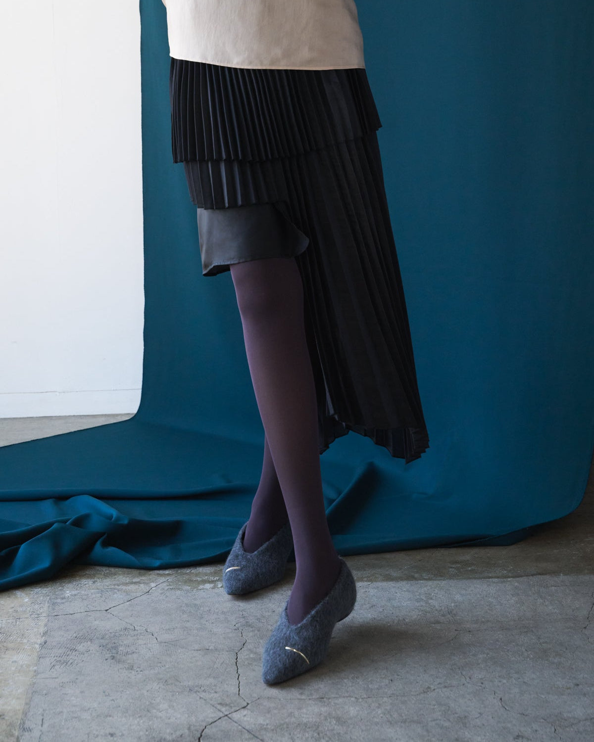 【完売モデル】HENRI EN VARGO 37-2/1 EILEENフラット Eileen gray.f メタル付きフラットパンプス グレー - HENRI EN VARGO