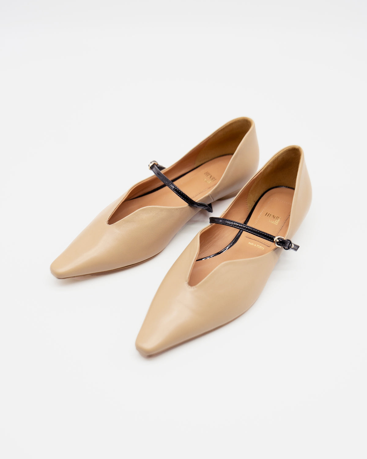 Kate beige メリージェーン ポインテッド パンプス ベージュ - HENRI