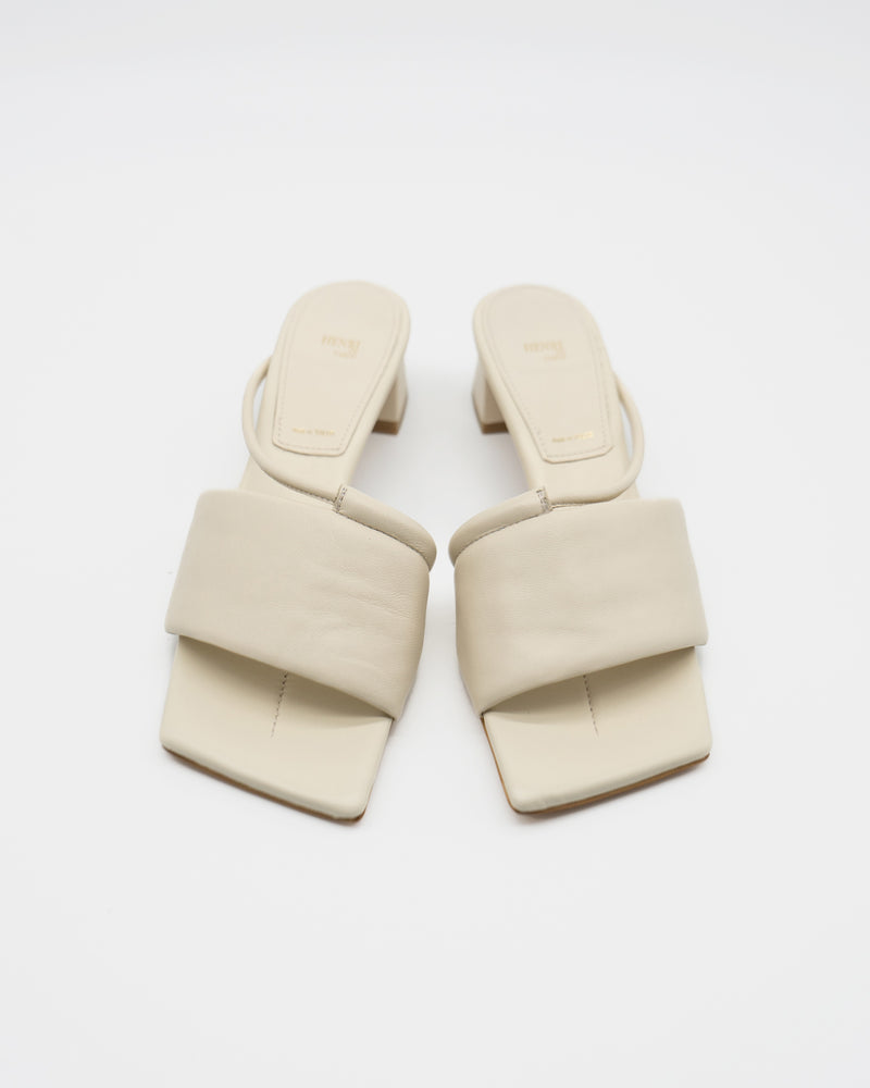 【PRE ORDER】Hazel ivory