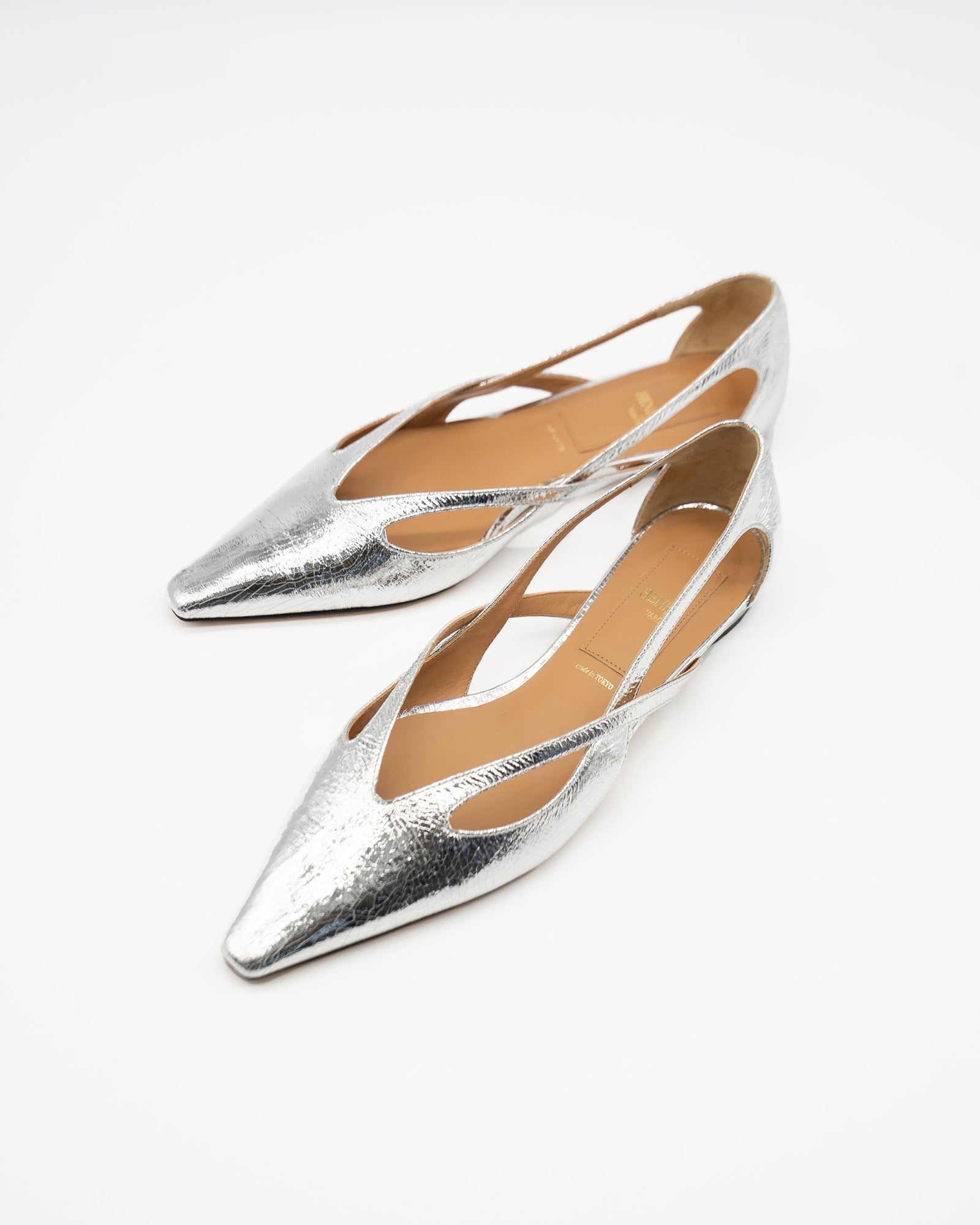 Hanna silver ポインテッドトゥ パンプス ブラック - HENRI EN