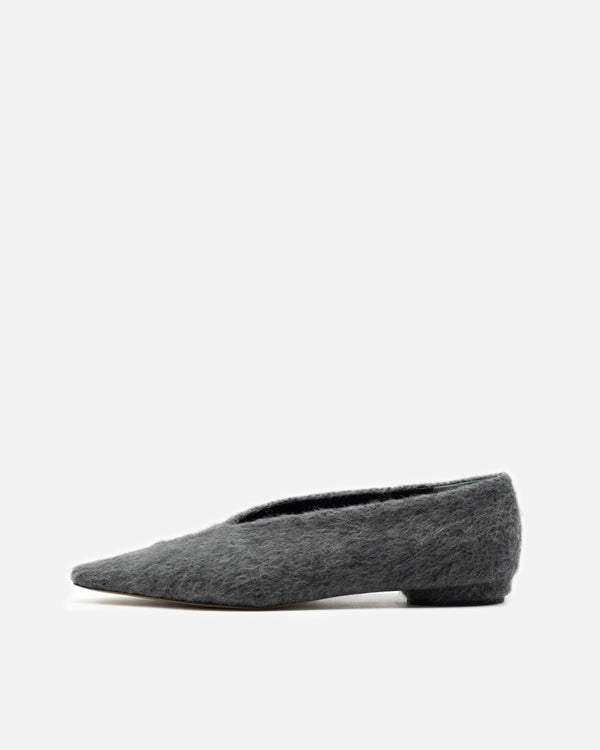 Eileen gray.f メタル付きフラットパンプス グレー - HENRI EN VARGO (ヘンリ エン ヴァーゴ) 公式通販