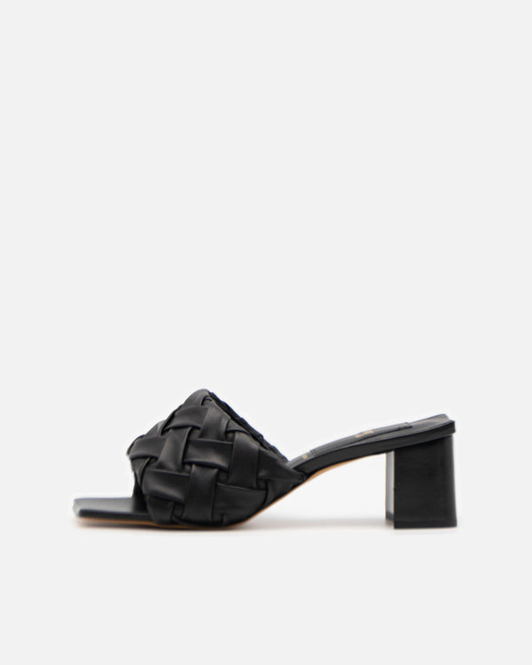 Grace black メッシュ調スクエアトゥサンダル ブラック - HENRI EN VARGO (ヘンリ エン ヴァーゴ) 公式通販