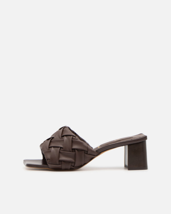 Grace black メッシュ調スクエアトゥサンダル ダークブラウン - HENRI EN VARGO (ヘンリ エン ヴァーゴ) 公式通販