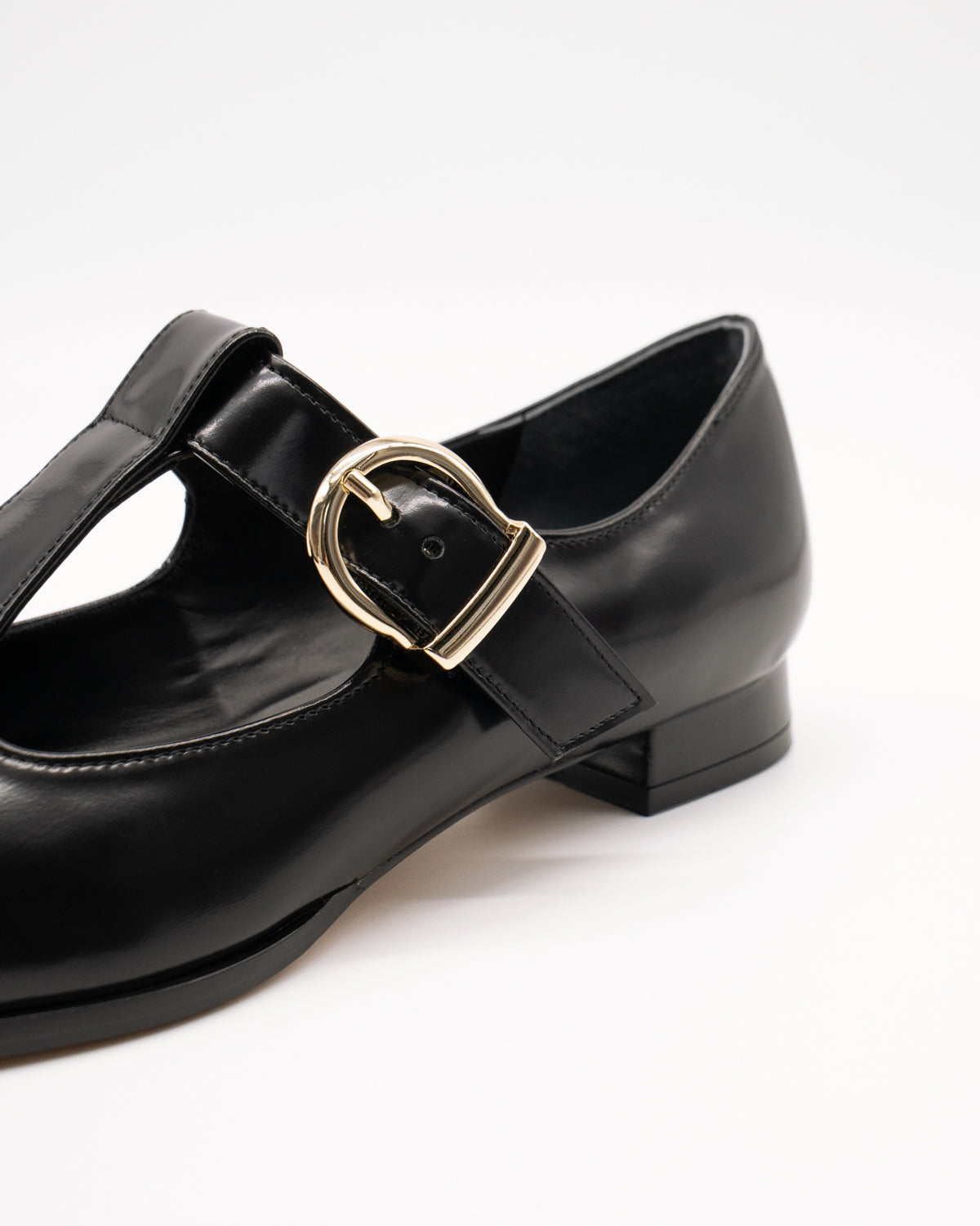 Greta black スクエアトゥ Tストラップシューズ ブラック - HENRI EN