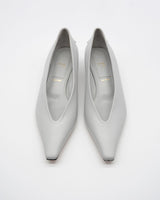 Heren black メタル付きパンプス アイスグレー - HENRI EN VARGO (ヘンリ エン ヴァーゴ) 公式通販