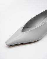 Heren black メタル付きパンプス アイスグレー - HENRI EN VARGO (ヘンリ エン ヴァーゴ) 公式通販