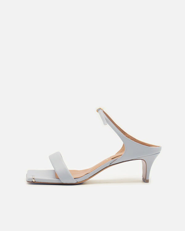 May ice gray スクエアトゥサンダル アイスグレー - HENRI EN VARGO (ヘンリ エン ヴァーゴ) 公式通販